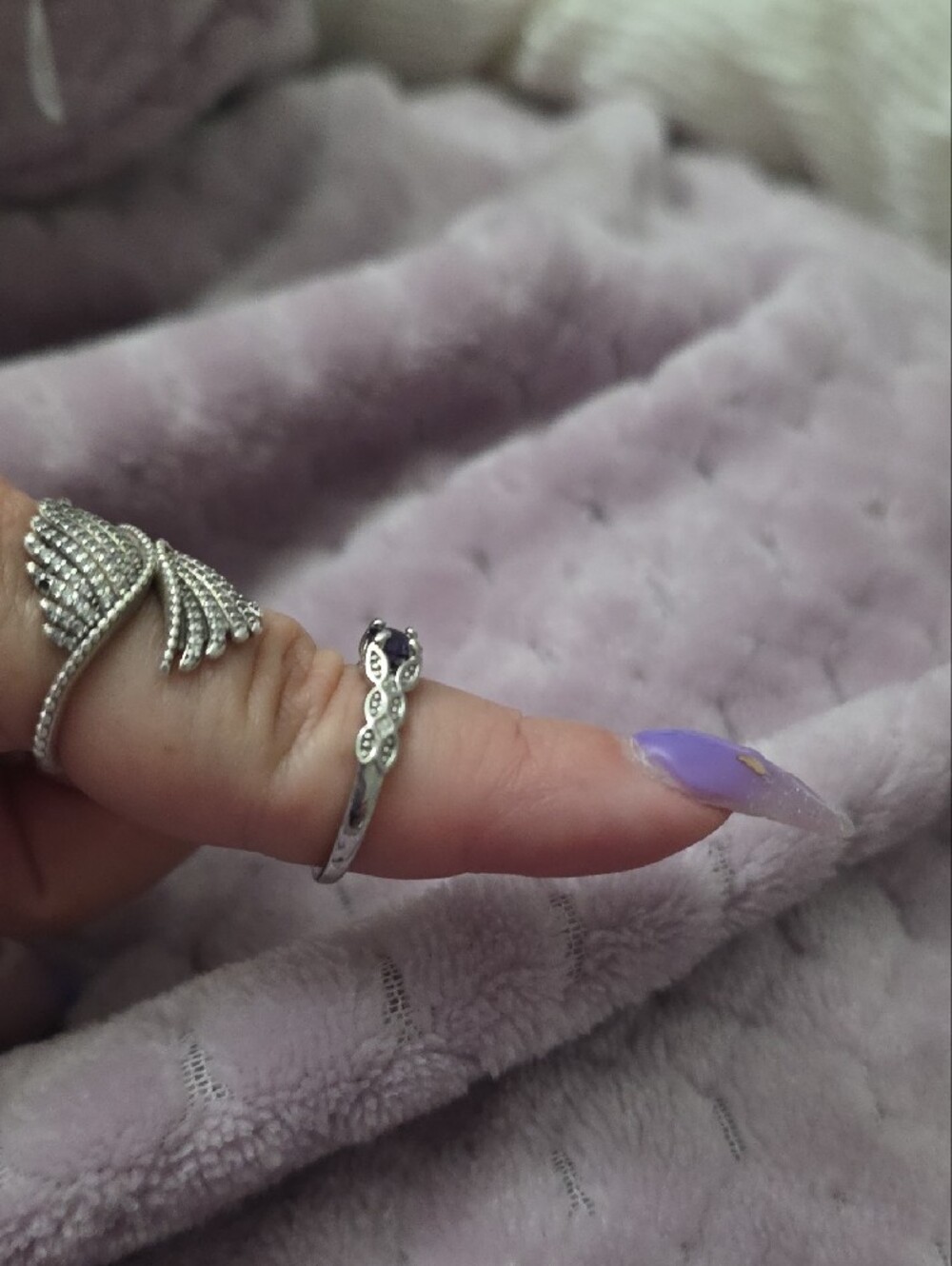 Silver Ring with Purple Stone Sz 7 Like new No Stones Missing - Picture 2 of 7